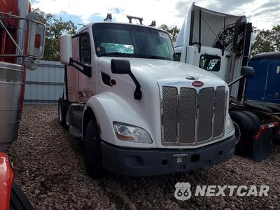 Czwarte zdjęcie samochodu z boku: 2019 PETERBILT 579 - SEMI TRUCK VIN:1XPBA48X3KD478647 - miniatura