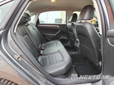 Zdjęcie 10 z 12 samochodu: 2017 VOLK PASSAT R-L VIN:1VWDT7A32HC019246 - miniatura