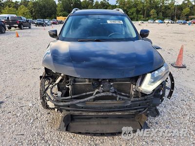 Piąte zdjęcie samochodu w środku: 2018 NISSAN ROGUE SV VIN:KNMAT2MT8JP548395 - miniatura