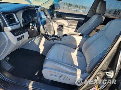 Zdjęcie 7 z 13 samochodu: 2019 TOYOTA HIGHLANDER LE VIN:5TDZZRFH8KS344108 - miniatura