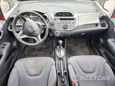 Zdjęcie 8 z 12 samochodu: 2010 HONDA FIT VIN:JHMGE8H20AC014323 - miniatura