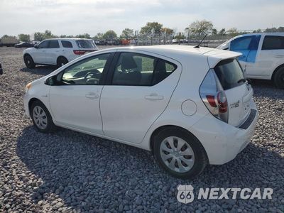 Drugie zdjęcie samochodu z przodu: 2013 TOYOTA PRIUS C TWO VIN:JTDKDTB3XD1557052 - miniatura