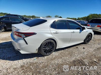 Trzecie zdjęcie samochodu z tyłu: 2021 TOYOTA CAMRY XSE VIN:4T1K31AK0MU561542 - miniatura