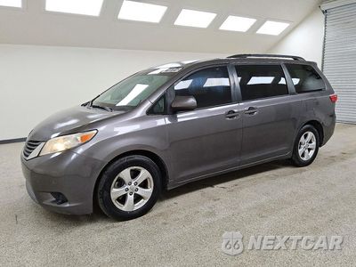 2015 TOYOTA SIENNA LE 5TDKK3DC1FS577974 - główne zdjęcie licytacji z USA - miniatura