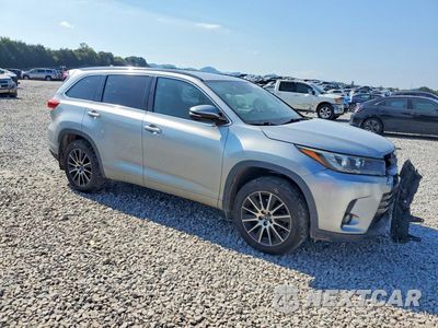 Czwarte zdjęcie samochodu z boku: 2017 TOYOTA HIGHLANDER SE VIN:5TDJZRFH5HS396270 - miniatura