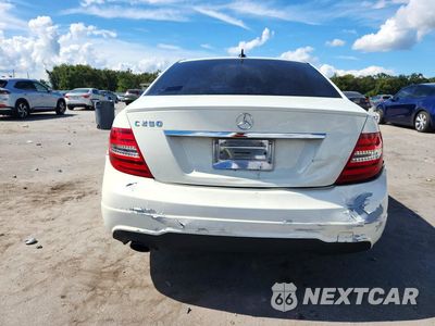 Zdjęcie 6 z 12 samochodu: 2012 MERCEDES-BENZ C 250 VIN:WDDGF4HB5CA632037 - miniatura