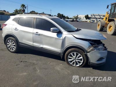 Czwarte zdjęcie samochodu z boku: 2020 NISSAN ROGUE SPORT SV VIN:JN1BJ1CV5LW541021 - miniatura