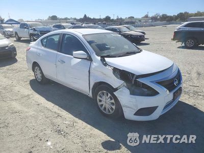 Czwarte zdjęcie samochodu z boku: 2018 NISSAN VERSA SV VIN:3N1CN7AP8JL886689 - miniatura