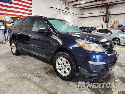 Czwarte zdjęcie samochodu z boku: 2015 CHEVROLET TRAVERSE LS VIN:1GNKRFED4FJ178338 - miniatura