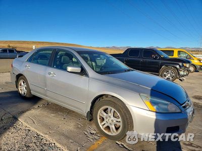 Czwarte zdjęcie samochodu z boku: 2007 HONDA ACCORD SE VIN:1HGCM56327A225770 - miniatura