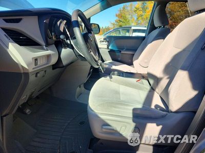 Zdjęcie 7 z 13 samochodu: 2016 TOYOTA SIENNA LE VIN:5TDKK3DC5GS698508 - miniatura