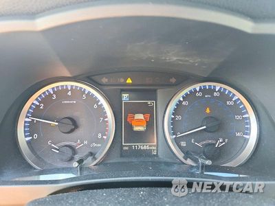 Zdjęcie 9 z 13 samochodu: 2018 TOYOTA HIGHLANDER LE VIN:5TDZZRFH9JS251032 - miniatura