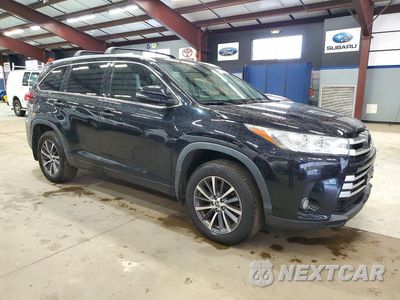 Czwarte zdjęcie samochodu z boku: 2018 TOYOTA HIGHLANDER XLE VIN:5TDJZRFH2JS547118 - miniatura
