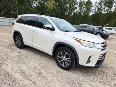 Czwarte zdjęcie samochodu z boku: 2018 TOYOTA HIGHLANDER XLE VIN:5TDJZRFH7JS535501 - miniatura