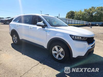 Czwarte zdjęcie samochodu z boku: 2023 KIA SORENTO LX VIN:5XYRGDLC7PG173860 - miniatura