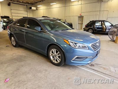 Czwarte zdjęcie samochodu z boku: 2017 HYUNDAI SONATA BASE VIN:5NPE24AF0HH568337 - miniatura