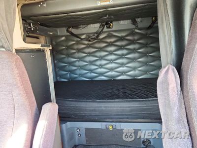 Zdjęcie 10 z 14 samochodu: 2016 FREIGHTLINER CASCADIA 125 SEMI TRUCK VIN:3AKJGLD53GSGV1624 - miniatura