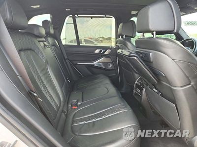 Zdjęcie 11 z 13 samochodu: 2020 BMW X5 M50I VIN:5UXJU4C0XL9B94422 - miniatura