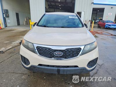 Piąte zdjęcie samochodu w środku: 2011 KIA SORENTO LX VIN:5XYKT3A13BG041762 - miniatura