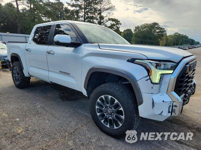 Czwarte zdjęcie samochodu z boku: 2025 TOYOTA TUNDRA CREWMAX LIMITED VIN:5TFJA5DB4SX264066 - miniatura