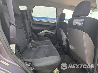 Zdjęcie 11 z 13 samochodu: 2008 MITSUBISHI OUTLANDER LS VIN:JA4MS31X38Z017529 - miniatura