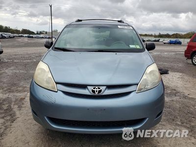 Piąte zdjęcie samochodu w środku: 2010 TOYOTA SIENNA LE 7-PASSENGER VIN:5TDKK4CC5AS332420 - miniatura