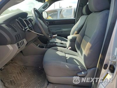 Zdjęcie 7 z 13 samochodu: 2005 TOYOTA TACOMA ACCESS CAB VIN:5TEUU42NX5Z065905 - miniatura