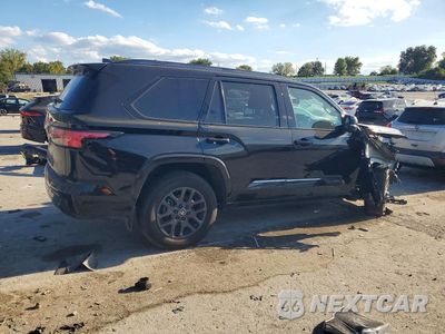 Trzecie zdjęcie samochodu z tyłu: 2025 TOYOTA SEQUOIA PLATINUM VIN:7SVAAABA7SX056286 - miniatura