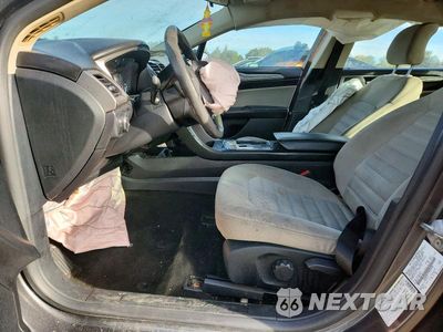 Zdjęcie 7 z 12 samochodu: 2017 FORD FUSION S VIN:3FA6P0G77HR392520 - miniatura
