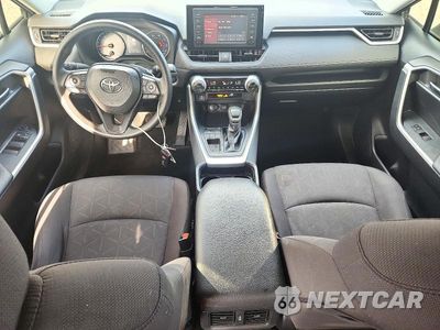 Zdjęcie 8 z 13 samochodu: 2019 TOYOTA RAV4 XLE VIN:JTMW1RFV1KD041103 - miniatura