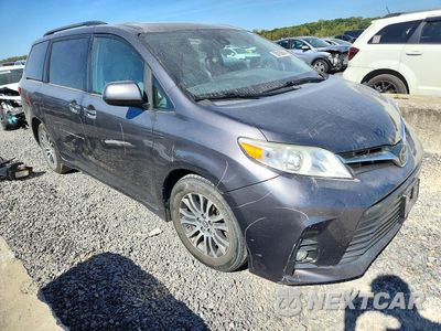 Czwarte zdjęcie samochodu z boku: 2018 TOYOTA SIENNA XLE 8-PASSENGER VIN:5TDYZ3DC5JS936354 - miniatura