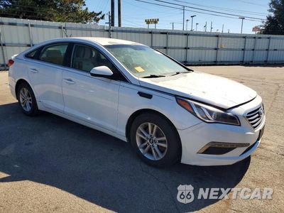 Czwarte zdjęcie samochodu z boku: 2015 HYUNDAI SONATA SE VIN:5NPE24AF8FH016551 - miniatura