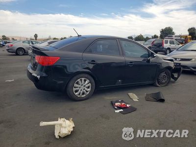 Trzecie zdjęcie samochodu z tyłu: 2010 KIA FORTE EX VIN:KNAFU4A24A5239154 - miniatura