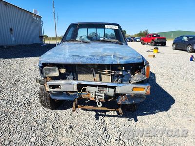 Piąte zdjęcie samochodu w środku: 1988 TOYOTA PICKUP XTRACAB RN67 DLX VIN:JT4RN67P0J8009010 - miniatura