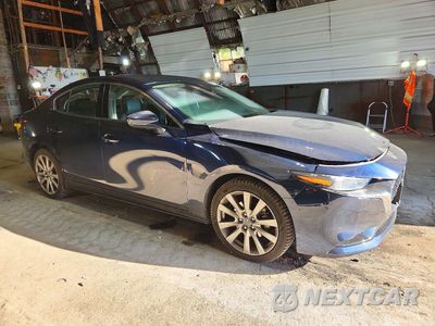 Czwarte zdjęcie samochodu z boku: 2021 MAZDA 3 PREMIUM VIN:3MZBPBDM7MM207580 - miniatura