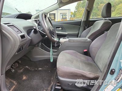 Zdjęcie 7 z 12 samochodu: 2013 TOYOTA PRIUS V THREE VIN:JTDZN3EU7D3219774 - miniatura
