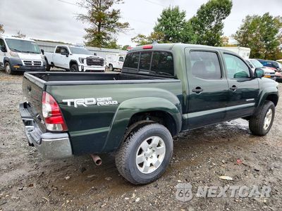 Trzecie zdjęcie samochodu z tyłu: 2014 TOYOTA TACOMA V6 VIN:3TMLU4EN8EM145871 - miniatura