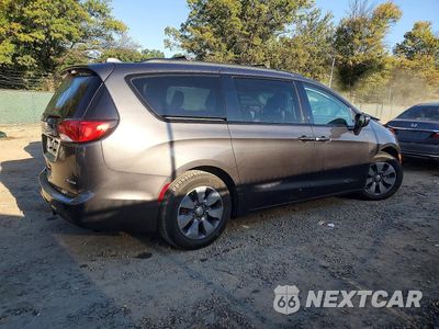 Trzecie zdjęcie samochodu z tyłu: 2018 CHRYSLER PACIFICA HYBRID LIMITED VIN:2C4RC1N70JR365800 - miniatura