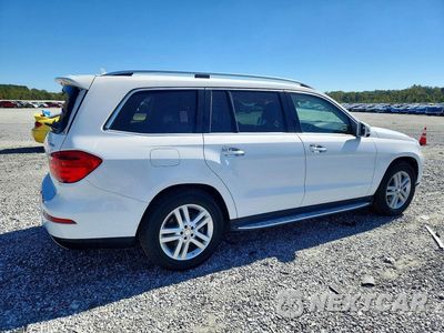 Trzecie zdjęcie samochodu z tyłu: 2015 MERCEDES-BENZ GL 450 4MATIC VIN:4JGDF6EE5FA601460 - miniatura
