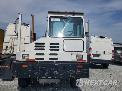Piąte zdjęcie samochodu w środku: 2014 CAPACITY OF TEXAS TJ5000 YARD TRUCK VIN:4LMBF2117EL025220 - miniatura