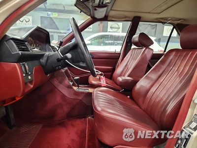 Zdjęcie 7 z 12 samochodu: 1989 MERCEDES-BENZ 300 E VIN:WDBEA30D8KA949153 - miniatura