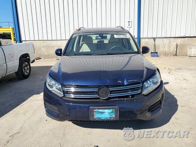 Piąte zdjęcie samochodu w środku: 2016 VOLKSWAGEN TIGUAN S VIN:WVGAV7AX8GW602318 - miniatura