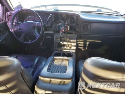 Zdjęcie 8 z 12 samochodu: 2005 CHEVROLET SILVERADO K3500 VIN:1GBJK33265F836711 - miniatura