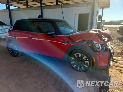 Czwarte zdjęcie samochodu z boku: 2023 MINI COOPER S VIN:WMW53DH07P2T23465 - miniatura