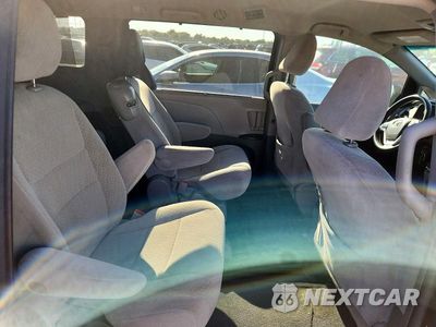 Zdjęcie 11 z 13 samochodu: 2015 TOYOTA SIENNA LE VIN:5TDKK3DC6FS600018 - miniatura
