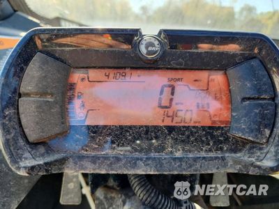 Zdjęcie 8 z 10 samochodu: 2024 CAN-AM MAVERICK X3 DS TURBO VIN:3JBVGAY41RE000417 - miniatura