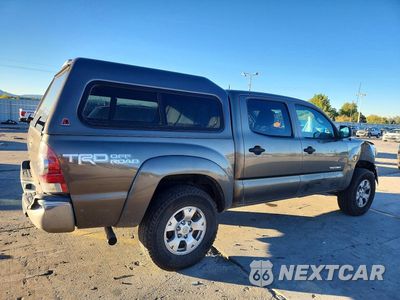 Trzecie zdjęcie samochodu z tyłu: 2014 TOYOTA TACOMA V6 VIN:3TMLU4EN7EM159745 - miniatura