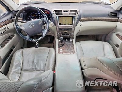Zdjęcie 8 z 13 samochodu: 2007 LEXUS LS 460L VIN:JTHGL46F775019245 - miniatura