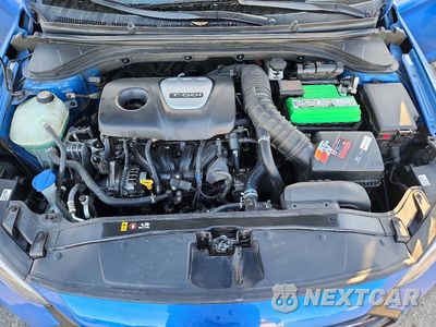 Zdjęcie 11 z 12 samochodu: 2017 HYUNDAI ELANTRA SPORT VIN:KMHD04LB2HU335489 - miniatura