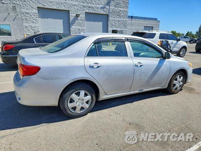 Trzecie zdjęcie samochodu z tyłu: 2010 TOYOTA COROLLA LE VIN:1NXBU4EE5AZ253703 - miniatura